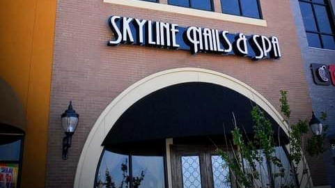 Skyline Nails & Spa logo