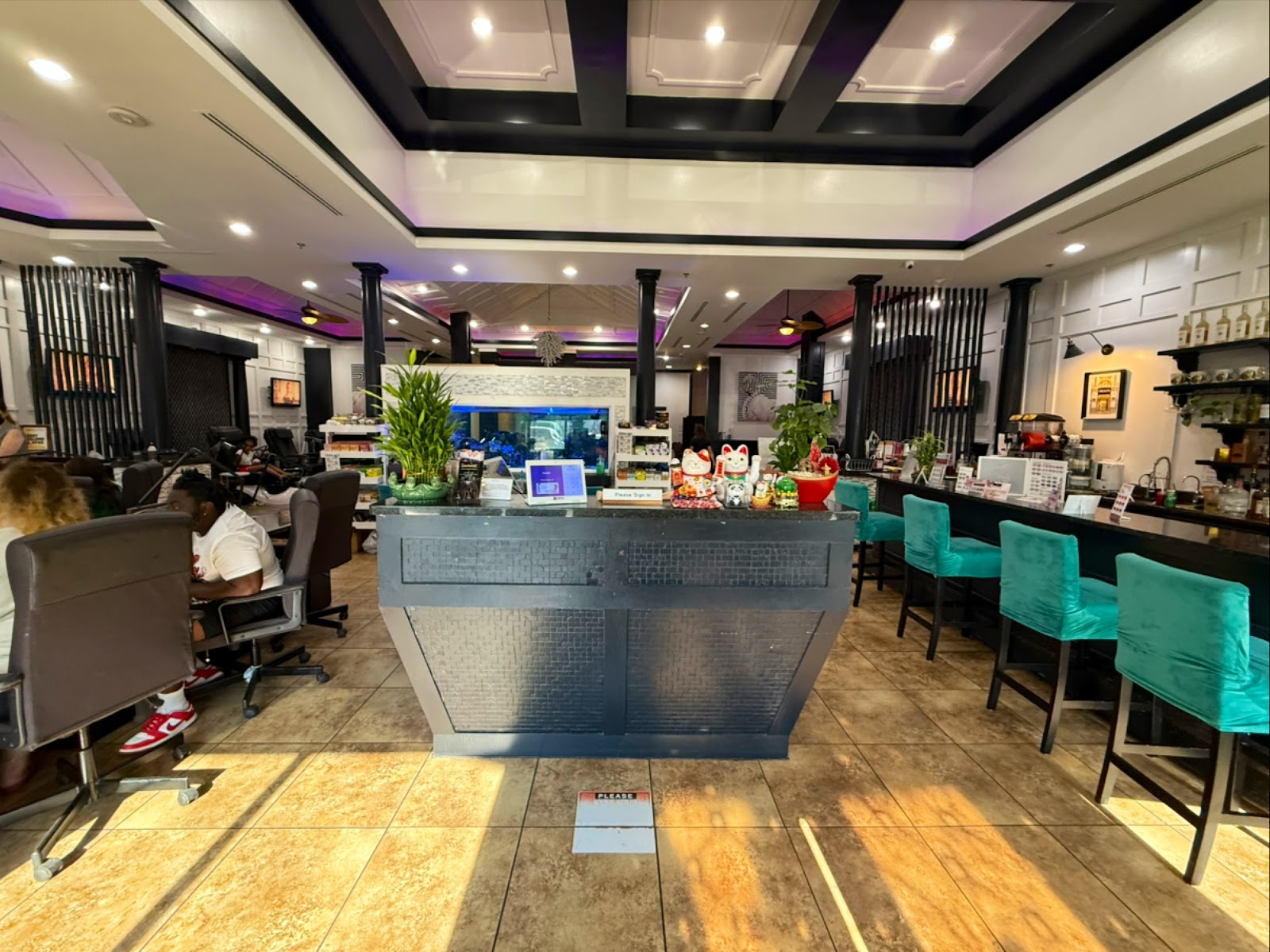 Skyline Nails & Spa nail photo 1